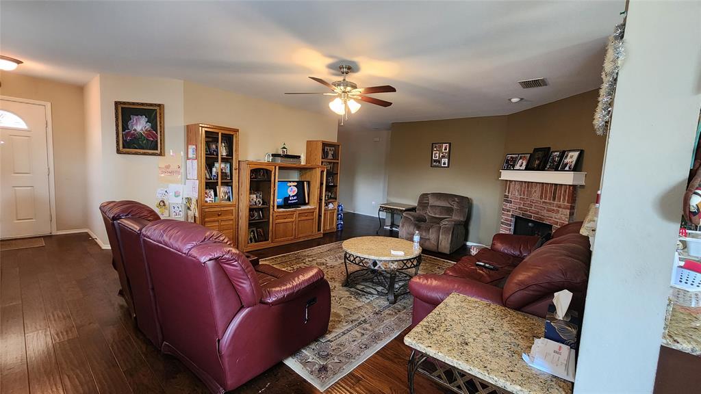 6613 Longleaf Lane