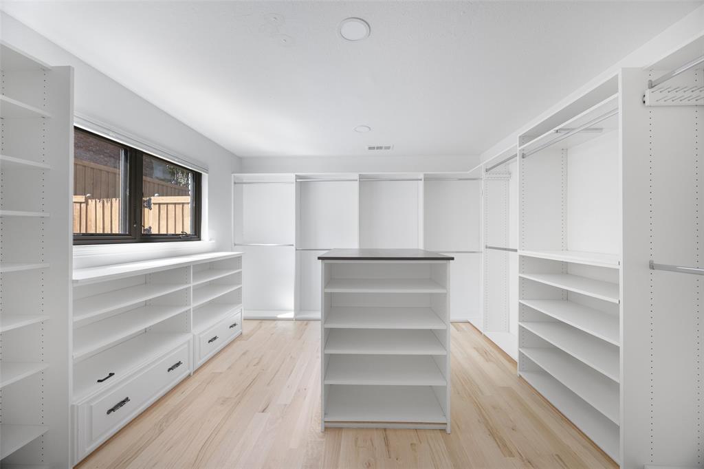 PEBBLE CREEK - Residential