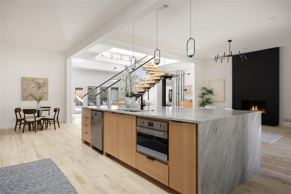 PEBBLE CREEK - Residential