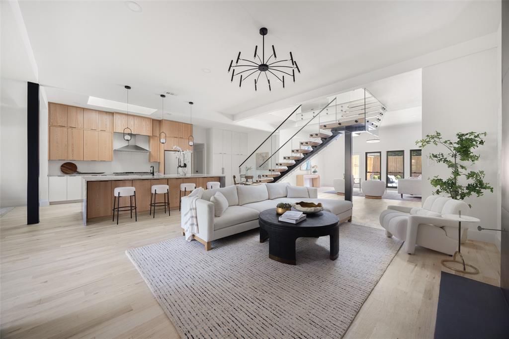 PEBBLE CREEK - Residential