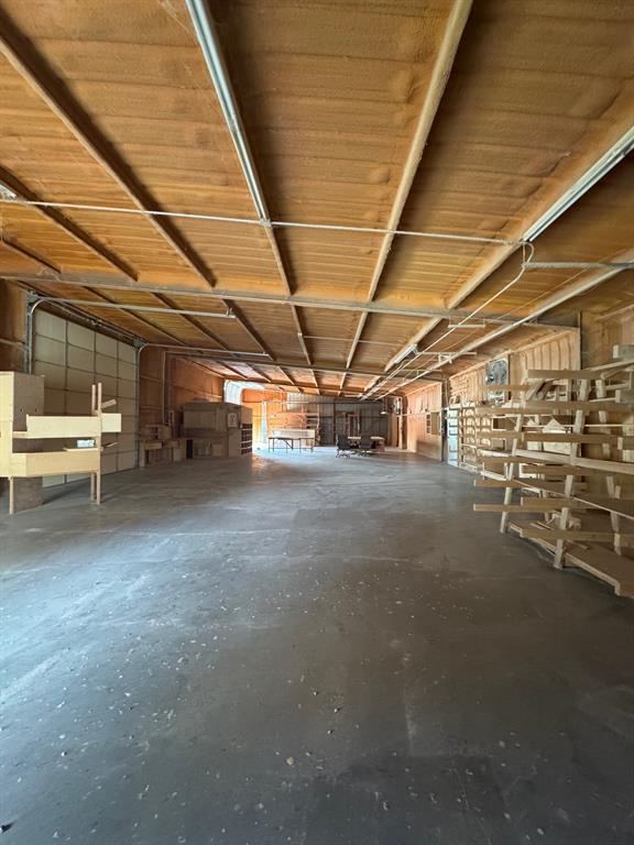 none - Commercial Lease