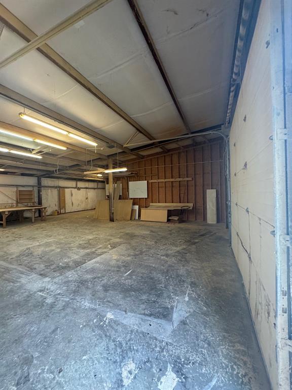 none - Commercial Lease