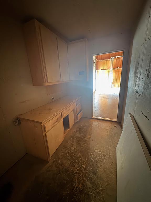 none - Commercial Lease