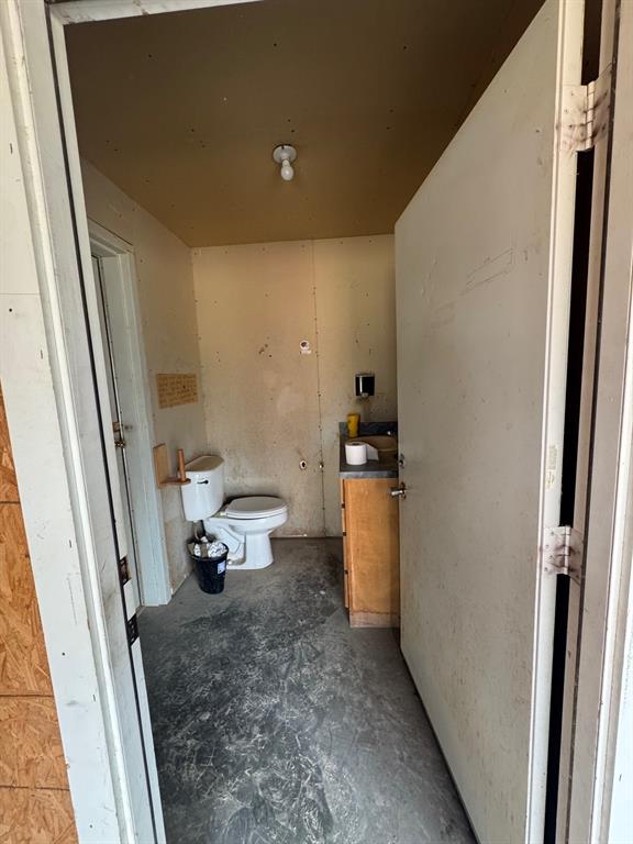 none - Commercial Lease