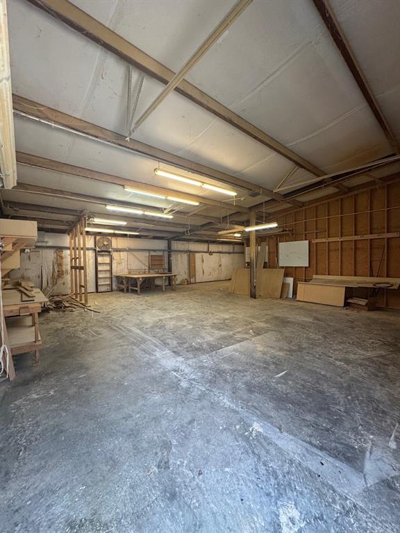 none - Commercial Lease