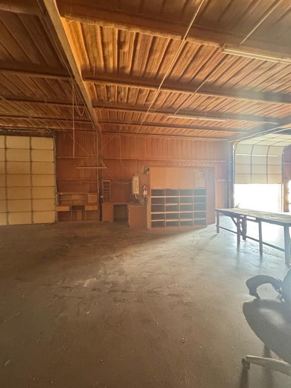 none - Commercial Lease