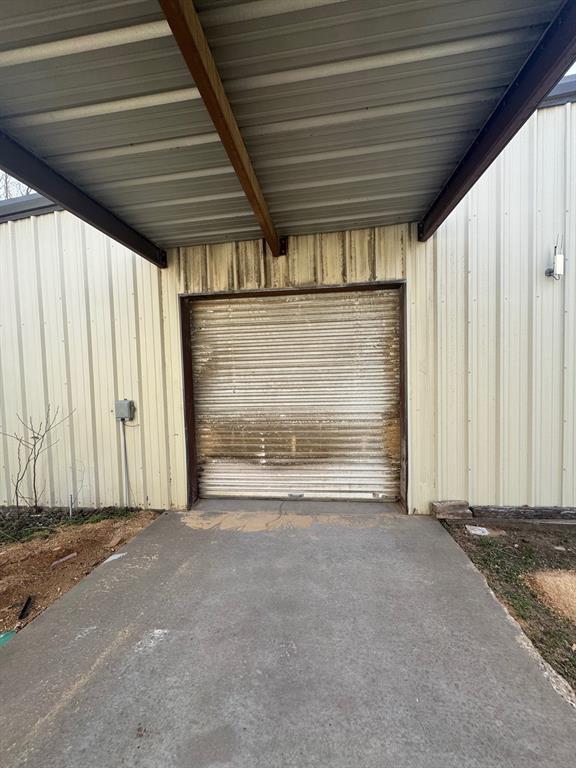 none - Commercial Lease