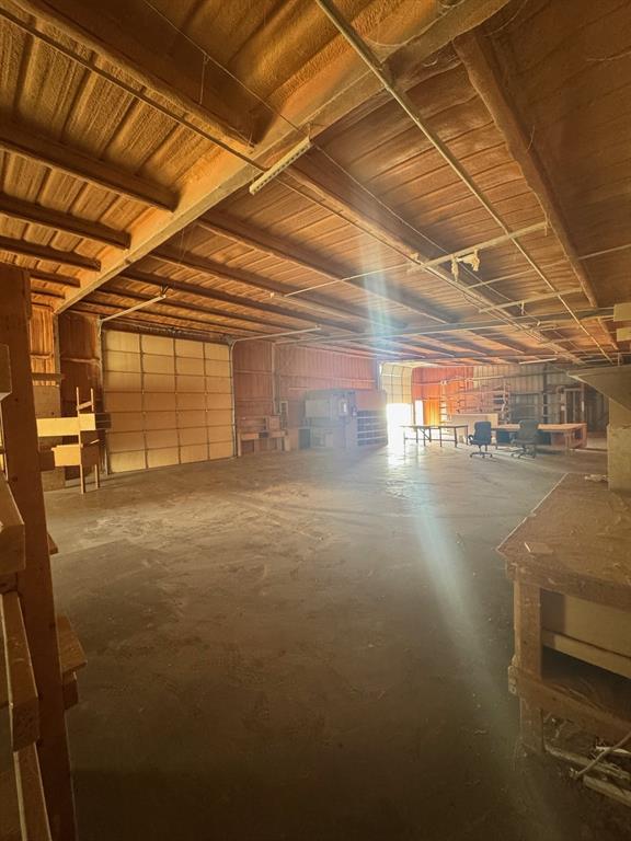 none - Commercial Lease