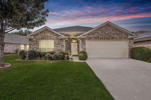 Photo of 6833 Bluff View Drive, Watauga, TX 76137 (MLS # 21417378)