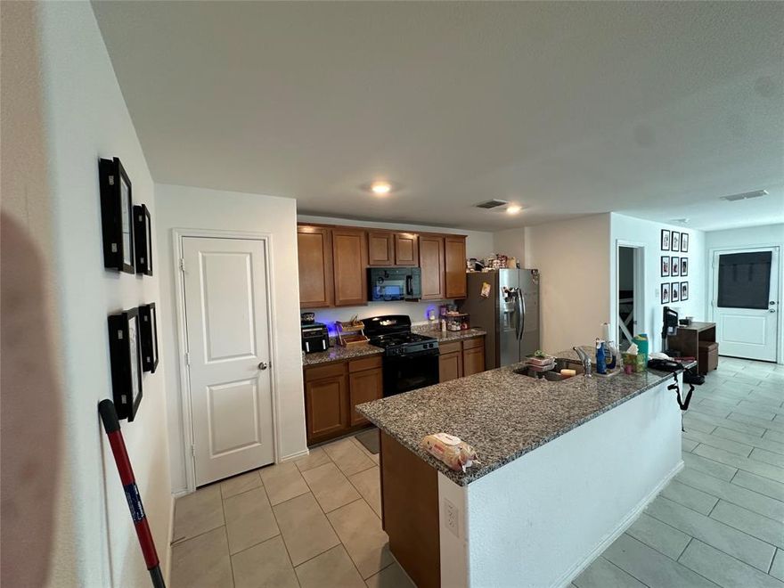 Now for only $2,000. This home is ready for IMMEDIATE lease! With 4 bedrooms, 2 bathrooms and an open floor plan, there’s plenty of space for the family and friends. Large island in the kitchen, huge master bedroom and closet! Lots of cabinets in the kitchen and a large pantry. Check it out today! Tenant will be responsible for paying the internet that is mandatory through the HOA. It is $274.50 twice a year. Refrigerator is included.