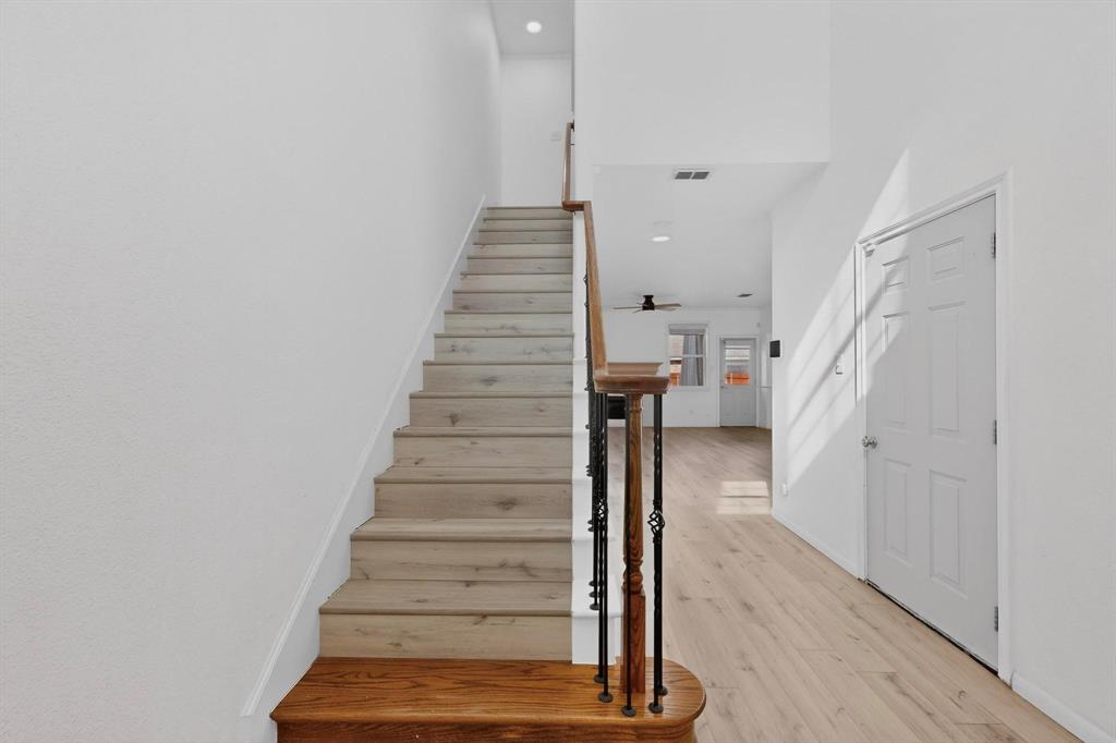 Waterfront Enchanted Bay Fwy - Residential