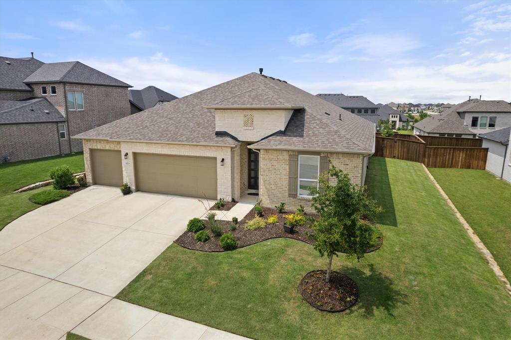 1624 Thunderbird Drive