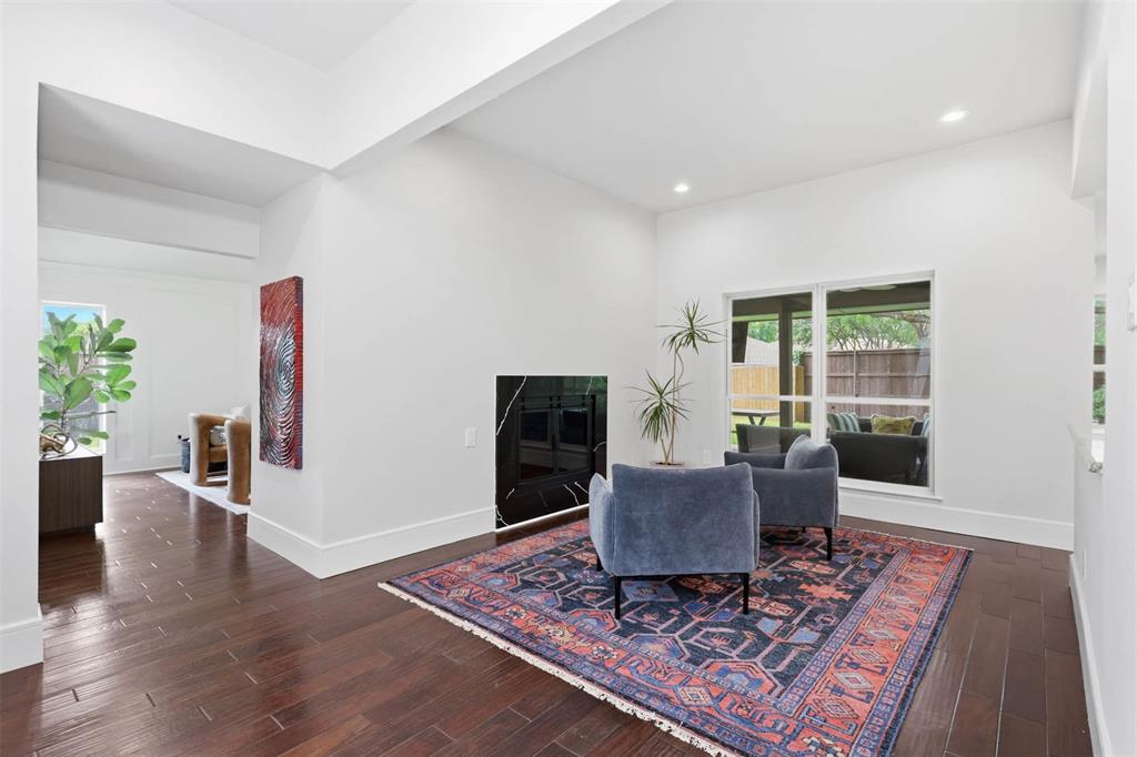 2626 Mariposa Circle