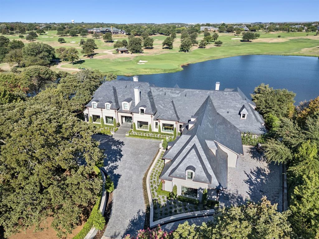 1112 Post Oak Place