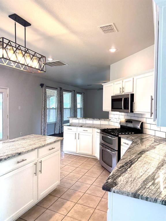 Meadow Oaks Ph II - Residential Lease