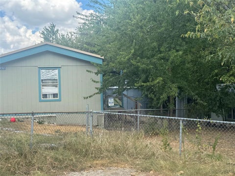 Photo of 2751 Breezewood Lane, Lancaster, TX 75146 (MLS # 21385062)