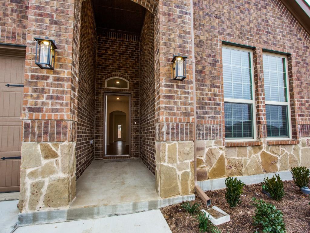 123 Lakeview Circle