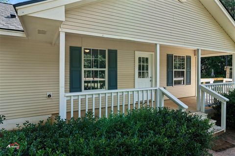 A home in Mount Enterprise