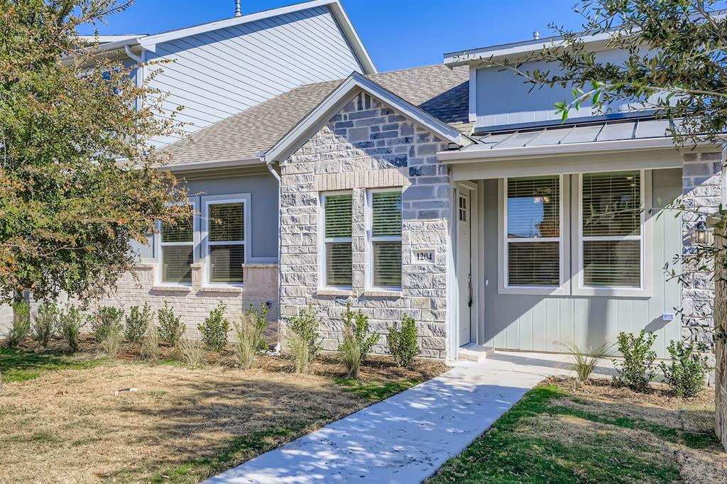 1204 Pebblebrook Drive