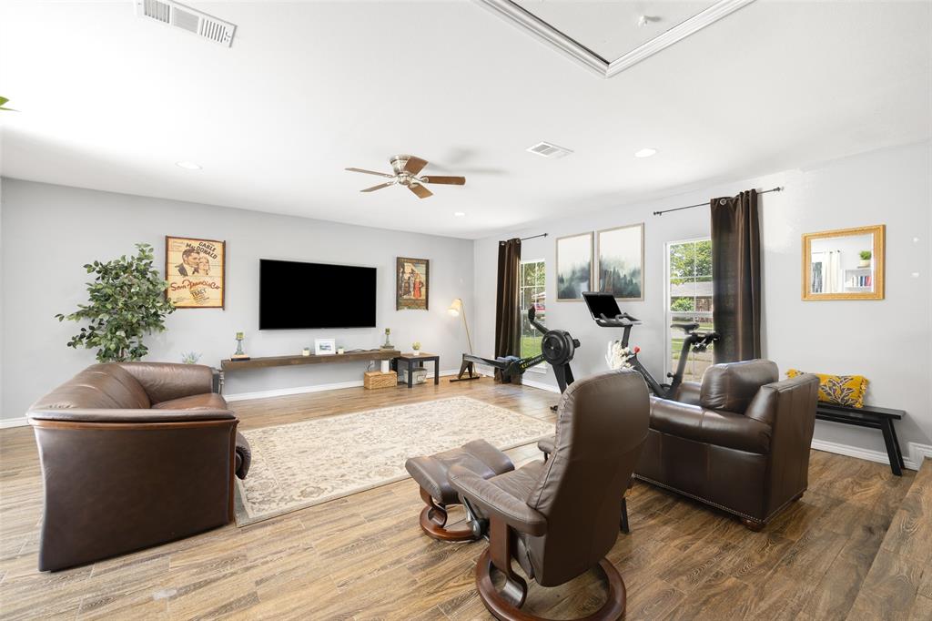 1032 Kings Row