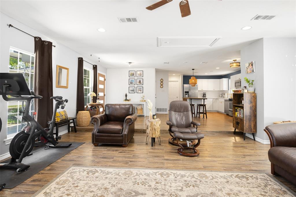 1032 Kings Row