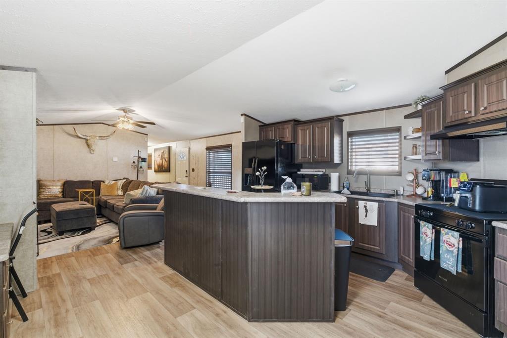 na - Commercial Sale