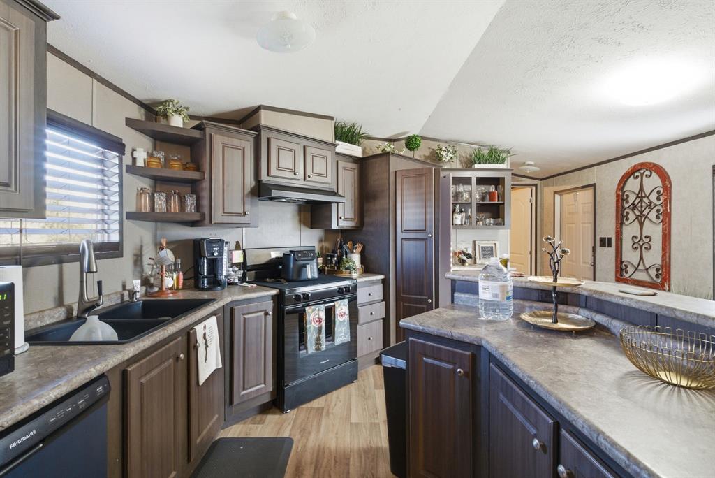 na - Commercial Sale