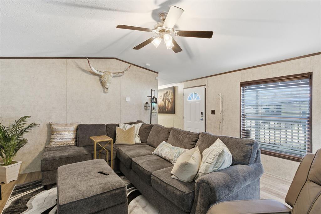 na - Commercial Sale