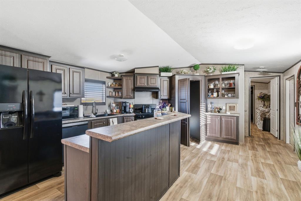 na - Commercial Sale