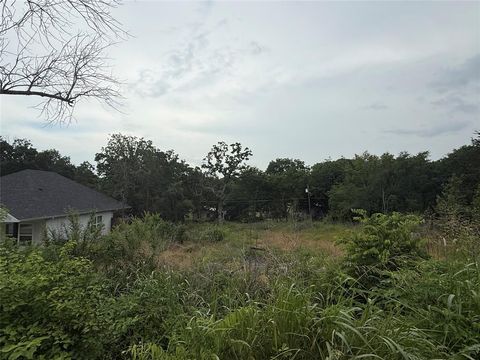 720 E Woodard Denison TX 75021