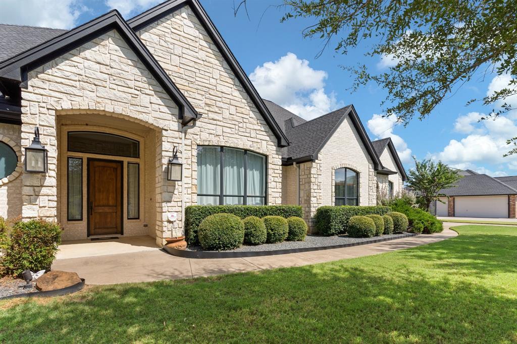 317 Meadow Oaks Drive
