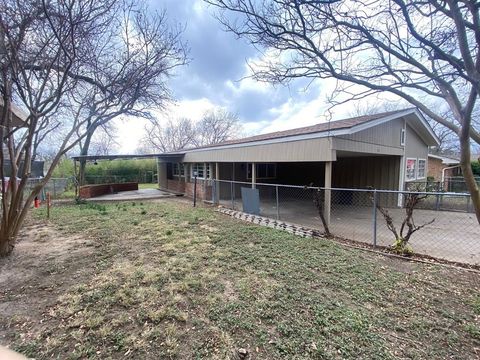 A home in Comanche