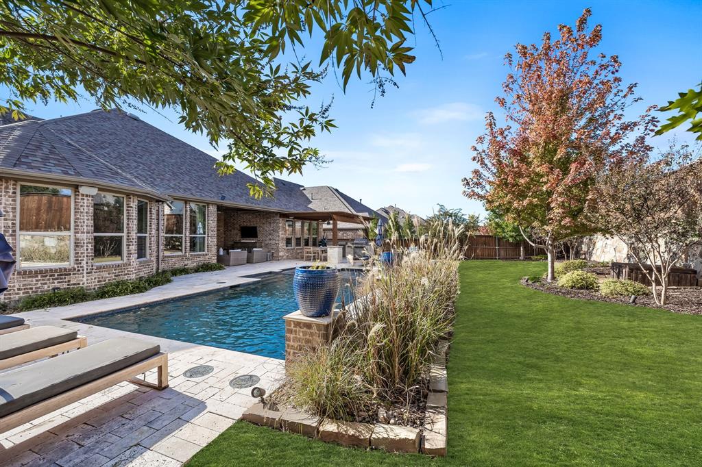 2718 Corral Drive