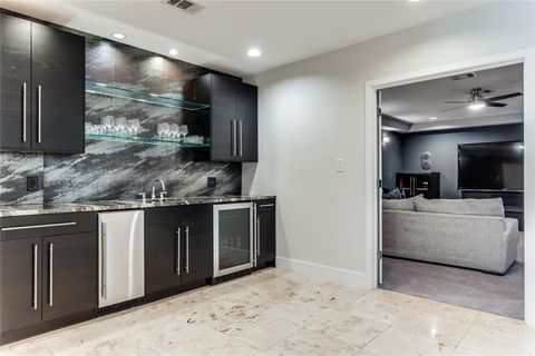 Tiny photo for 5038 Pershing Street, Dallas, TX 75206 (MLS # 21084497)