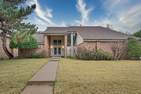 Photo of 3604 Lake Champlain Drive, Arlington, TX 76016 (MLS # 21183676)