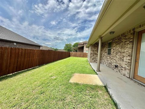 Tiny photo for 318 E 4th Street, Lindsay, TX 76250 (MLS # 21201347)