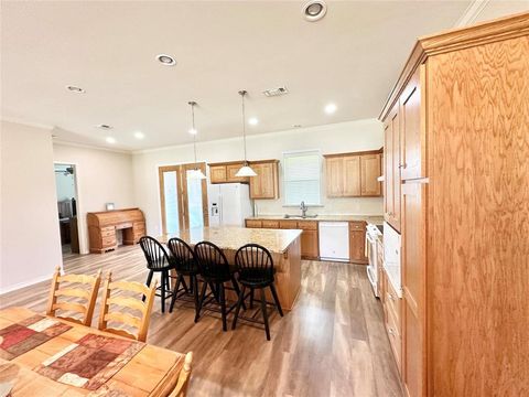 Tiny photo for 318 E 4th Street, Lindsay, TX 76250 (MLS # 21201347)