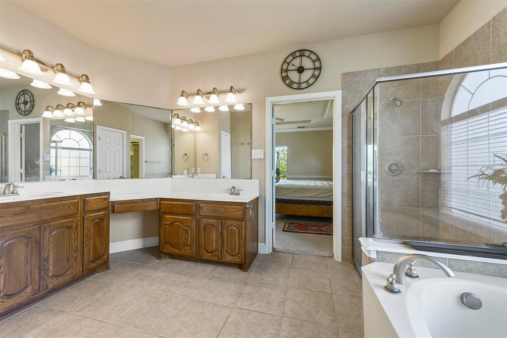 Fort Worth, Texas 76052, United States, 5 Bedrooms Bedrooms, ,4 BathroomsBathrooms,Residential,Active,53528