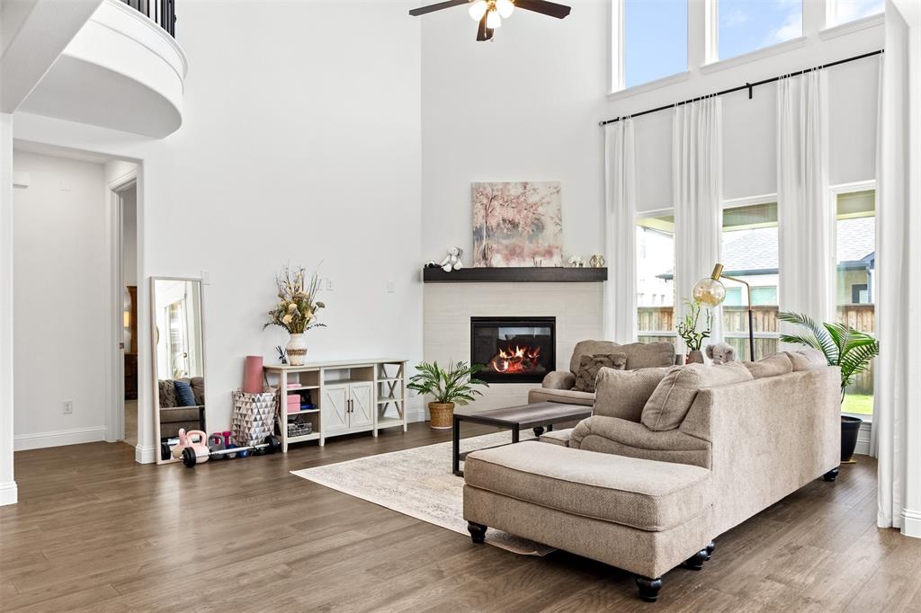 GROVE FRISCO PHASE 5 - Residential Lease