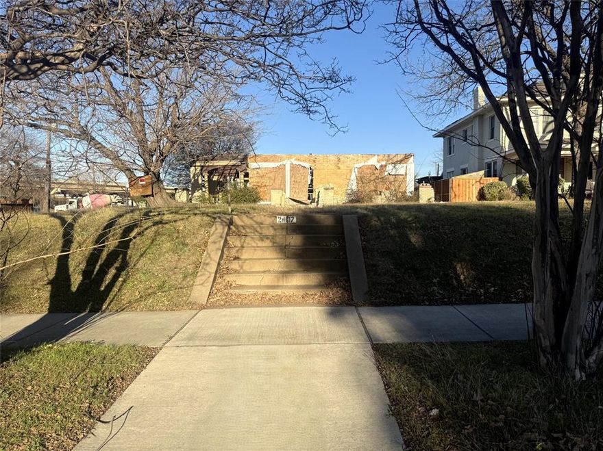 Prime opportunity in a fast-growing Dallas pocket—this lot is ready for your next build. Previously improved and now offered for redevelopment, it’s a clean slate for investors or builders. Conveniently located with quick access to downtown Dallas, near Fair Park, Exline Park, and the MLK Jr. Community Center, plus close to local dining and neighborhood spots