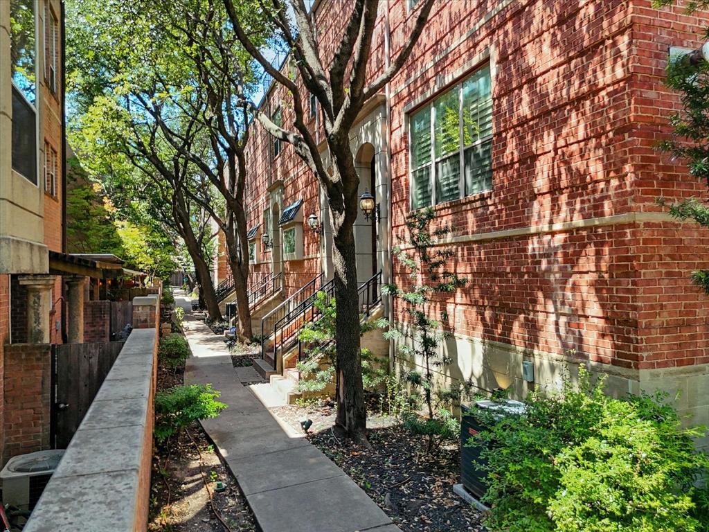 Georgetown Court Townehome Condos - Residential