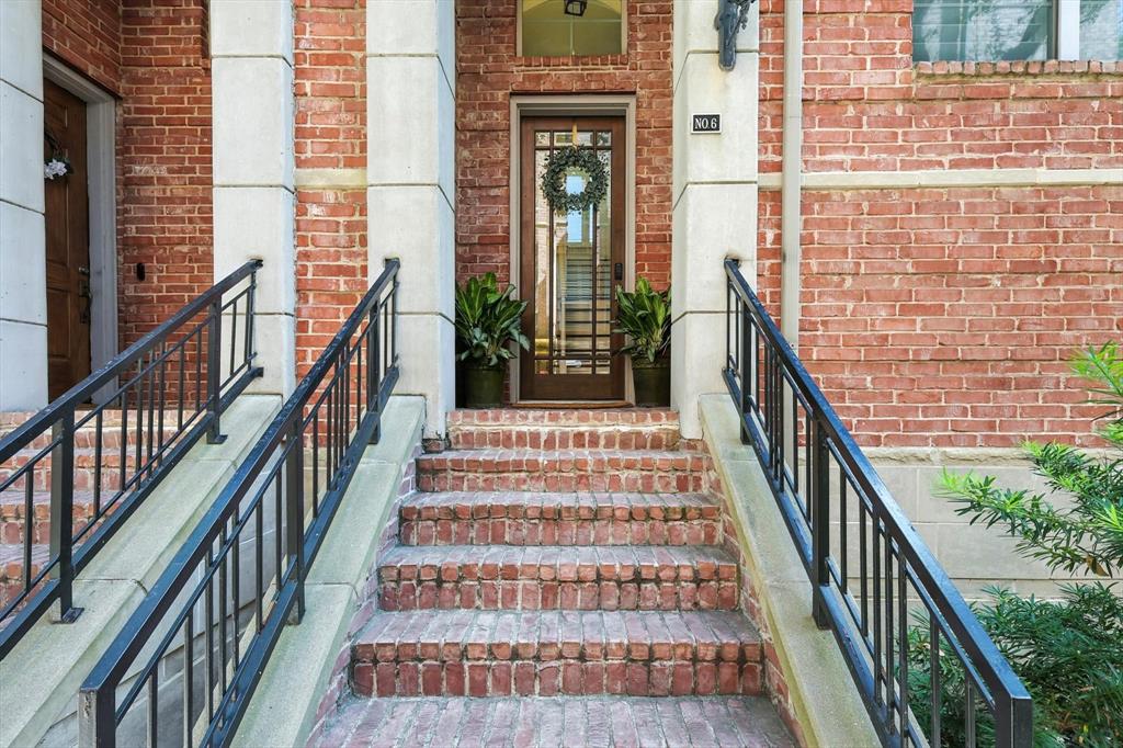 Georgetown Court Townehome Condos - Residential