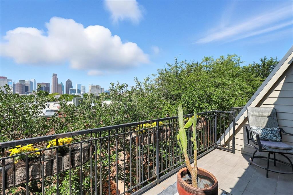 Georgetown Court Townehome Condos - Residential