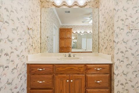 Tiny photo for 404 Greenwood Lane, Waco, TX 76705 (MLS # 21101023)