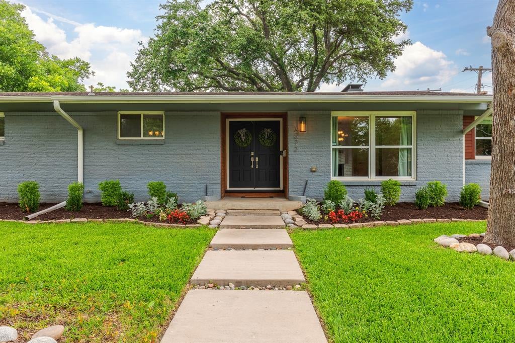 3672 Midpines Drive