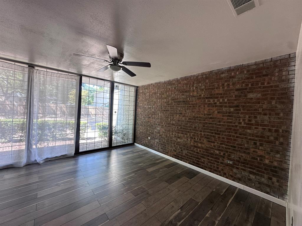 Town - Commercial Lease