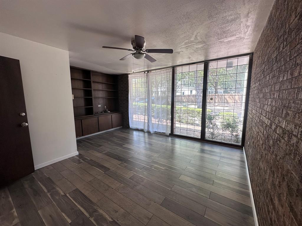 Town - Commercial Lease