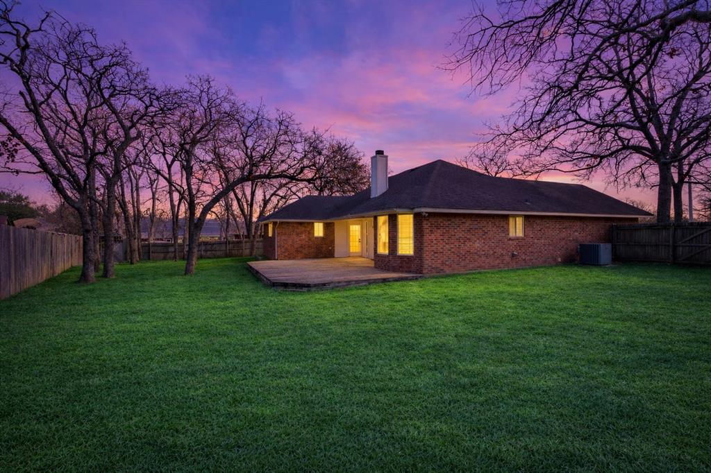 2209 Whispering Oaks