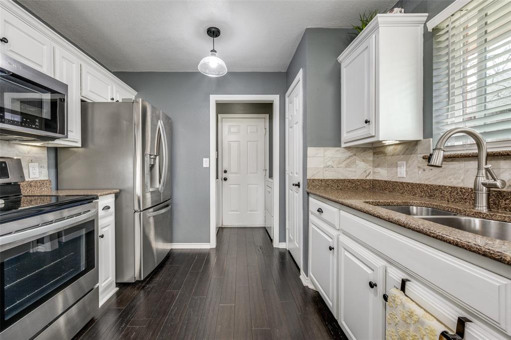 2209 Whispering Oaks