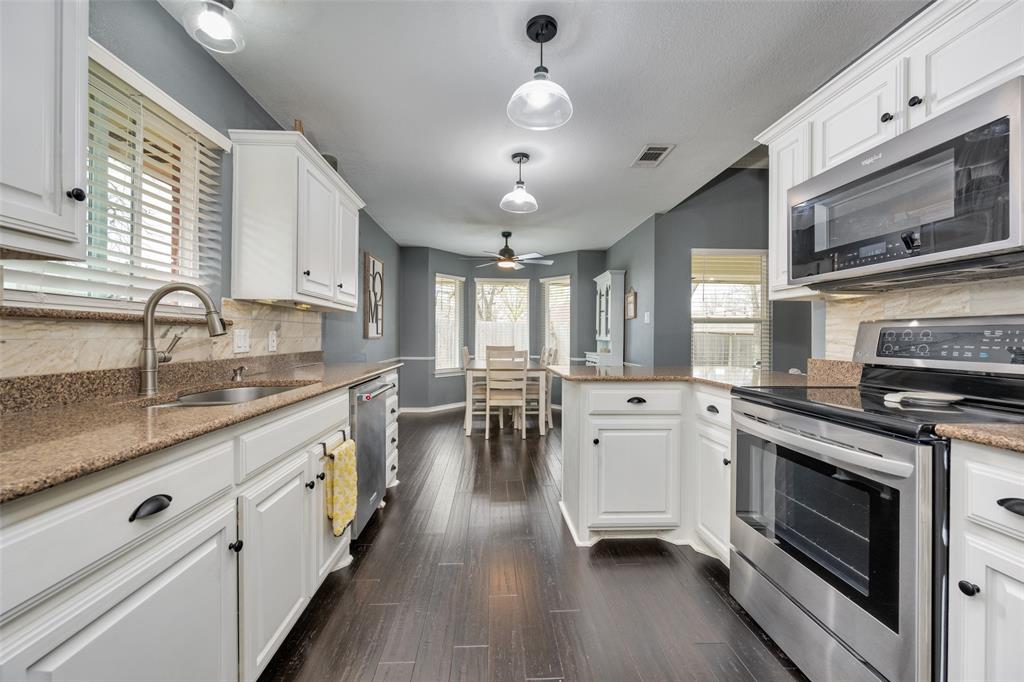 2209 Whispering Oaks